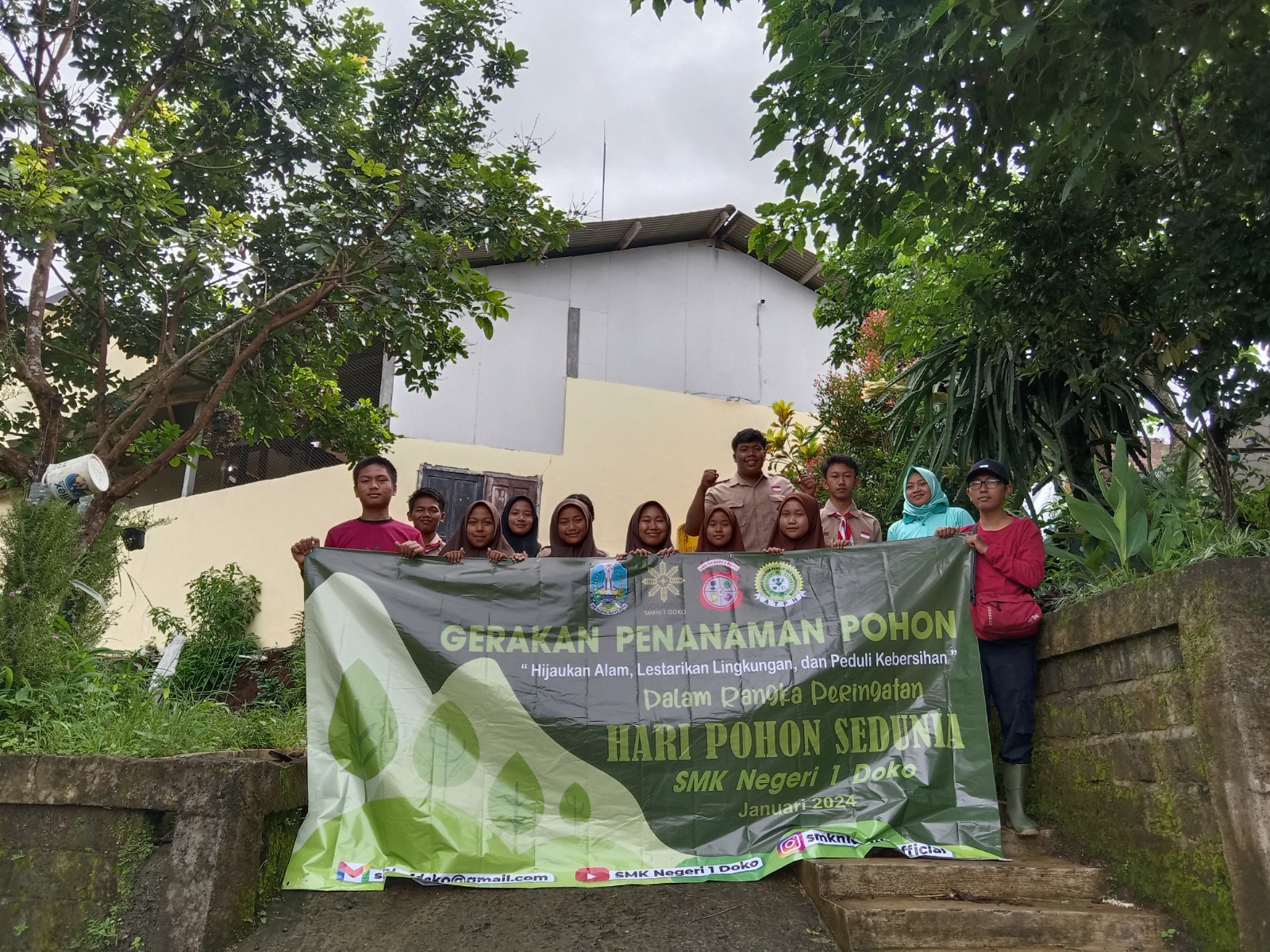 Agroforestri dan Gerakan Penanaman Pohon di Lereng Kampus 2 SMKN 1 Doko